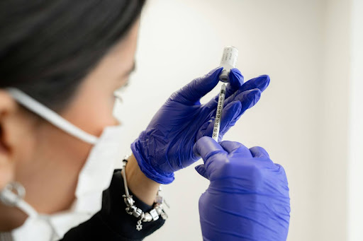 Small-class aesthetic injection training with hands-on Botox and filler instruction